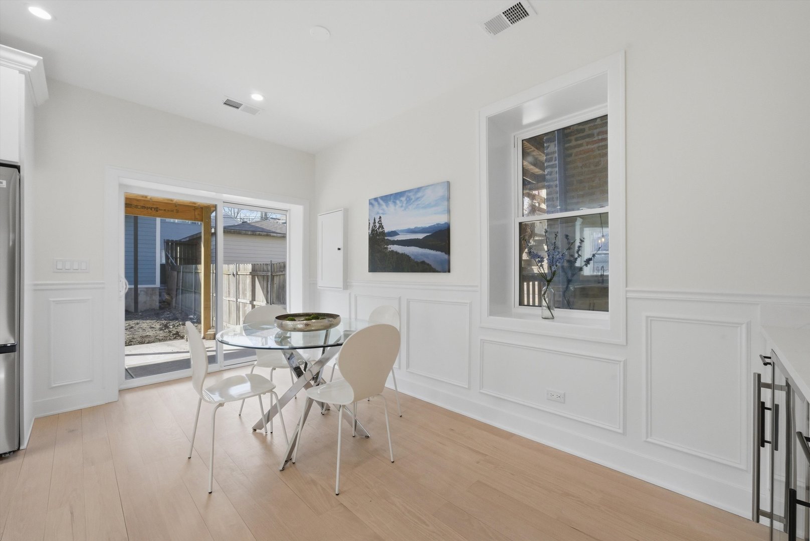 2625 W Armitage Avenue