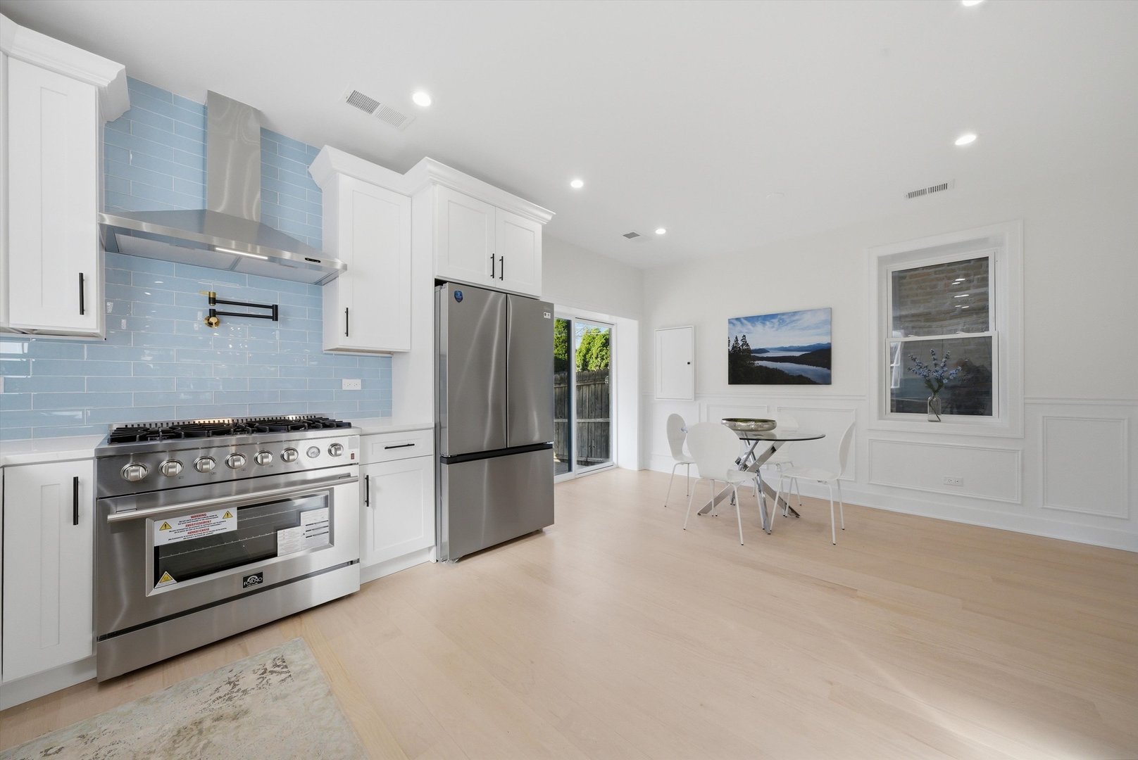 2625 W Armitage Avenue