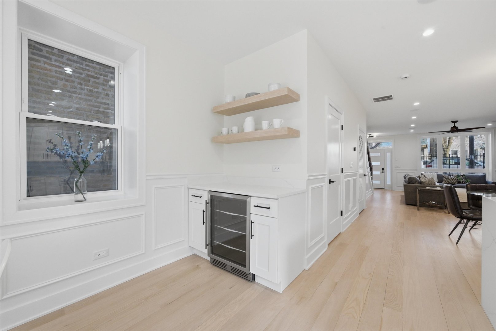 2625 W Armitage Avenue