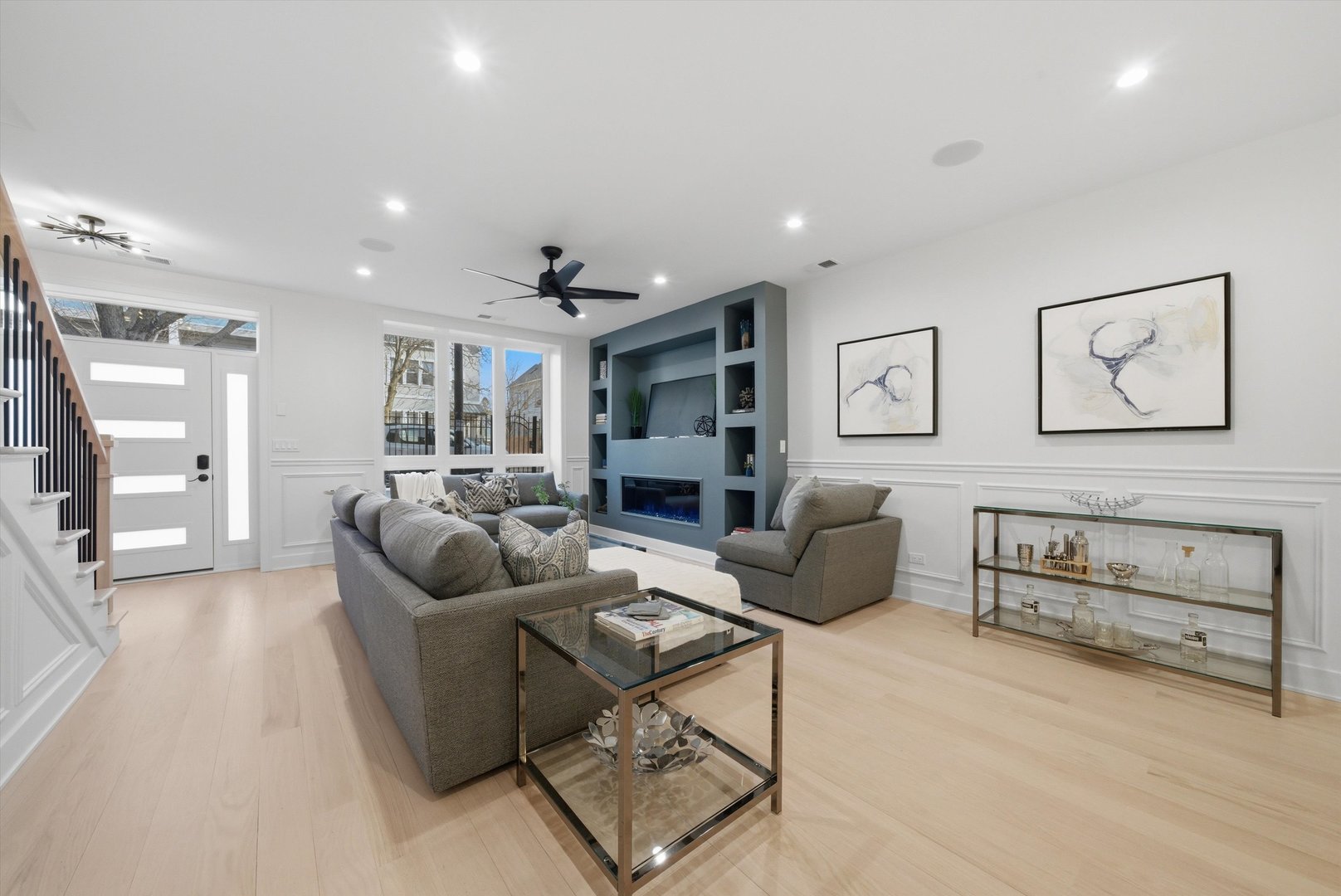 2625 W Armitage Avenue
