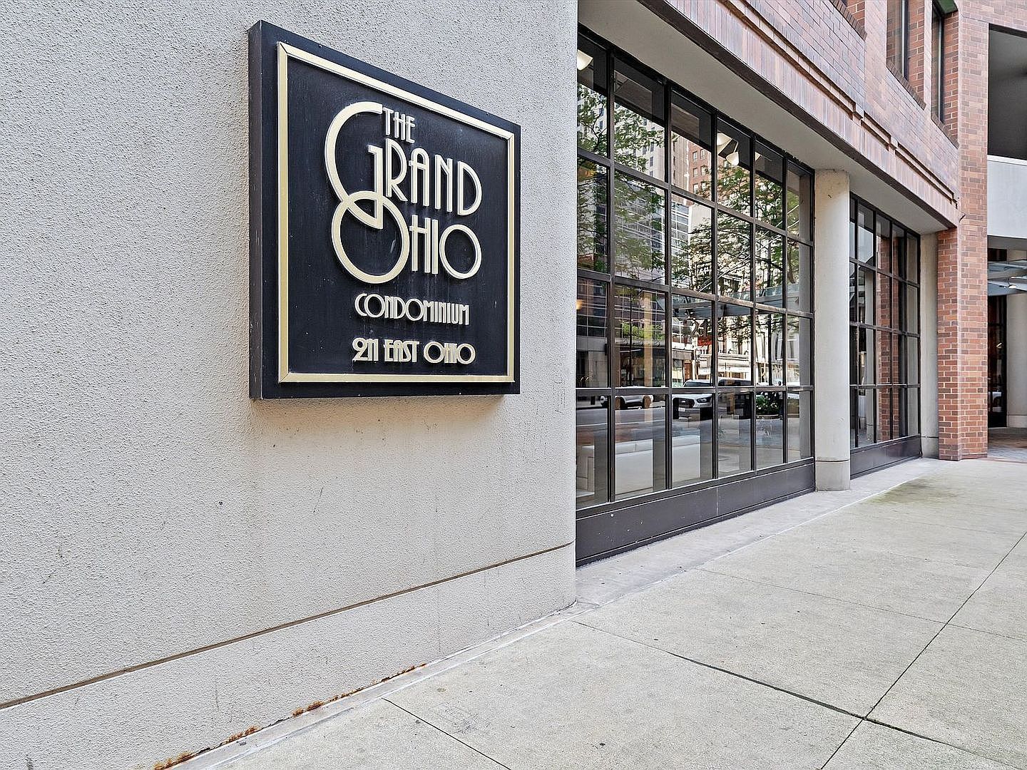 211 E Ohio Street Unit: 307