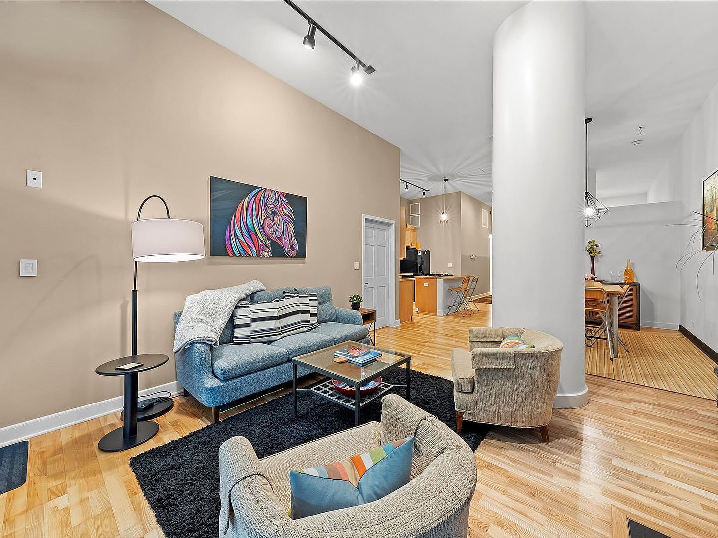 211 E Ohio Street Unit: 307