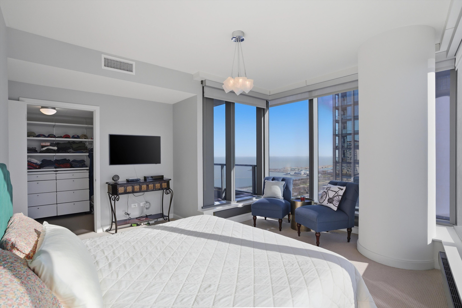 60 E Monroe Street Unit: 4504