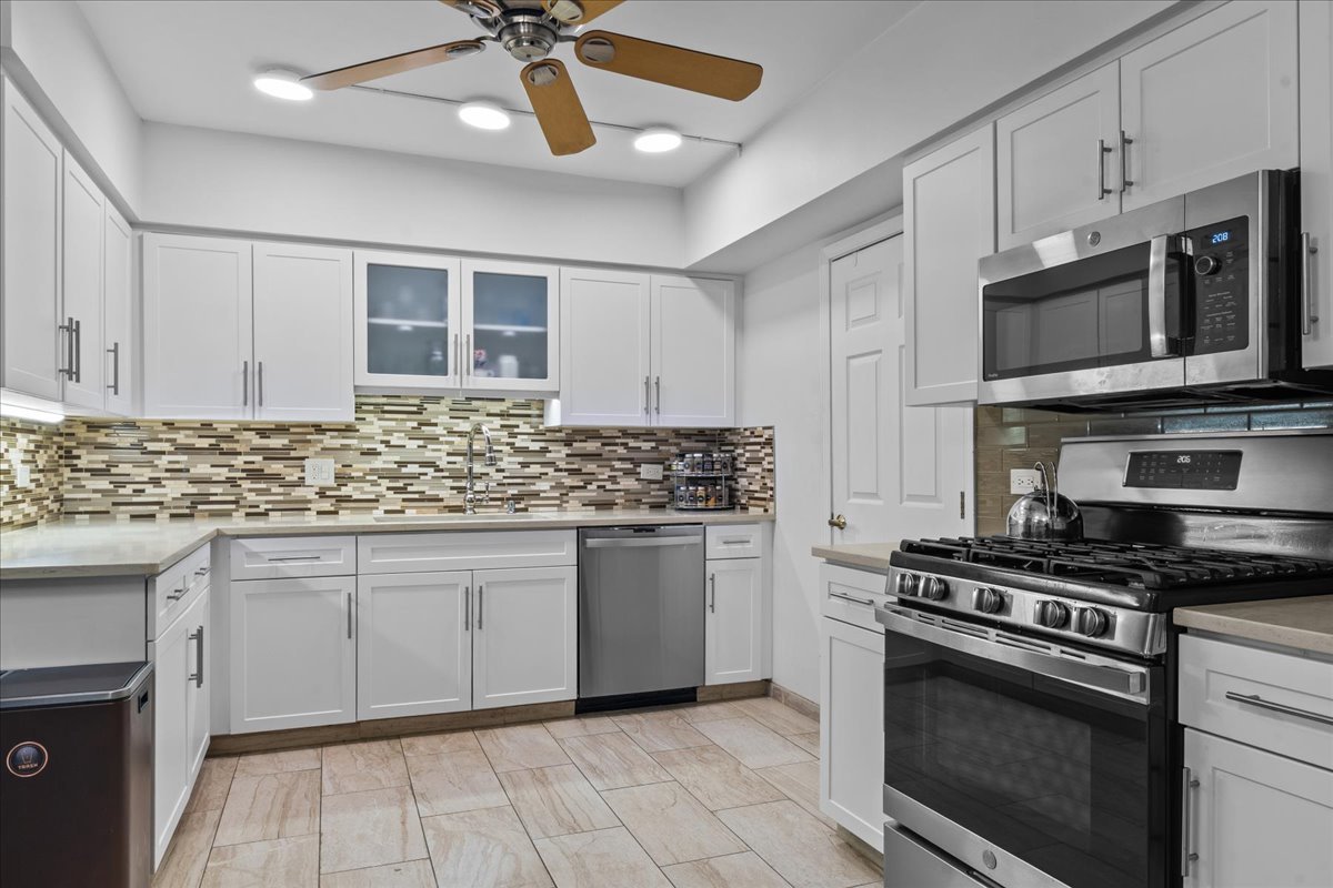 9200 N East Prairie Road Unit: 203