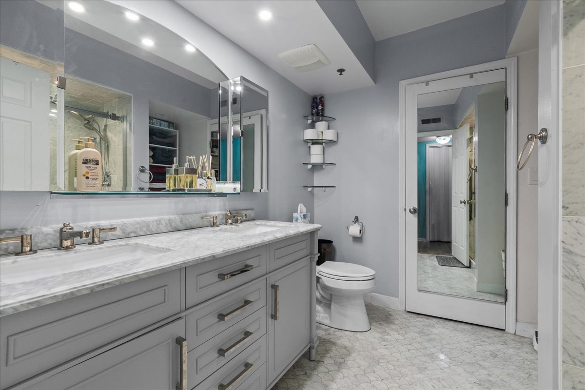 9200 N East Prairie Road Unit: 203