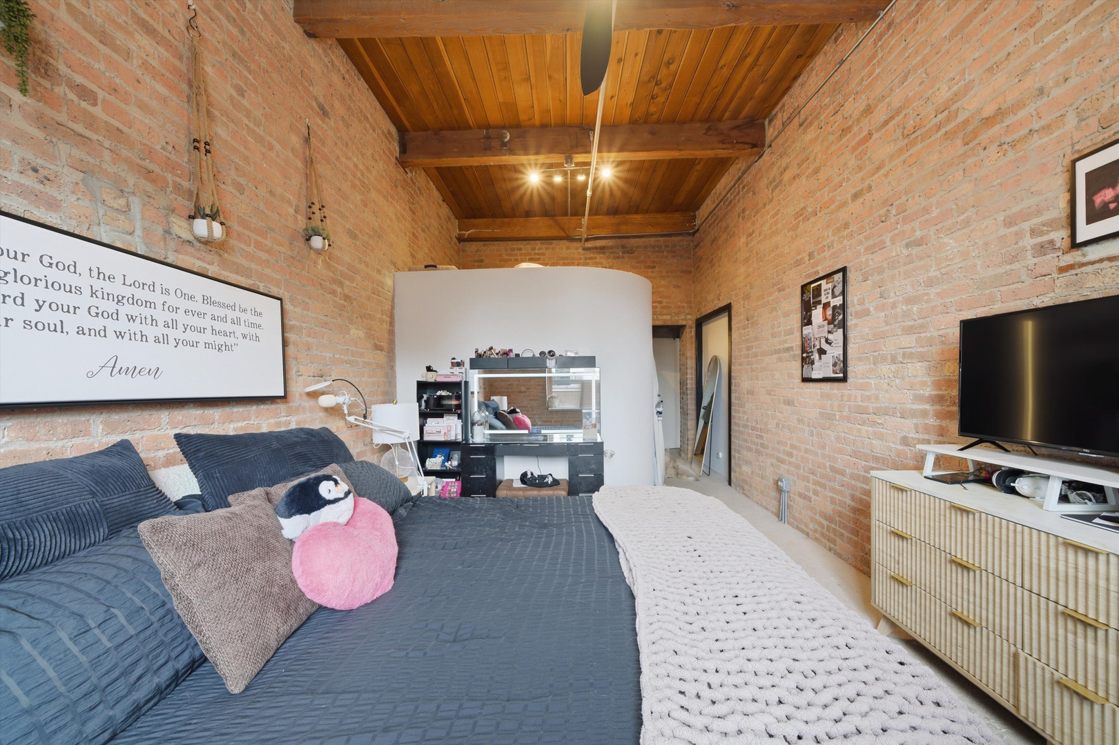 360 W Illinois Street Unit: 306