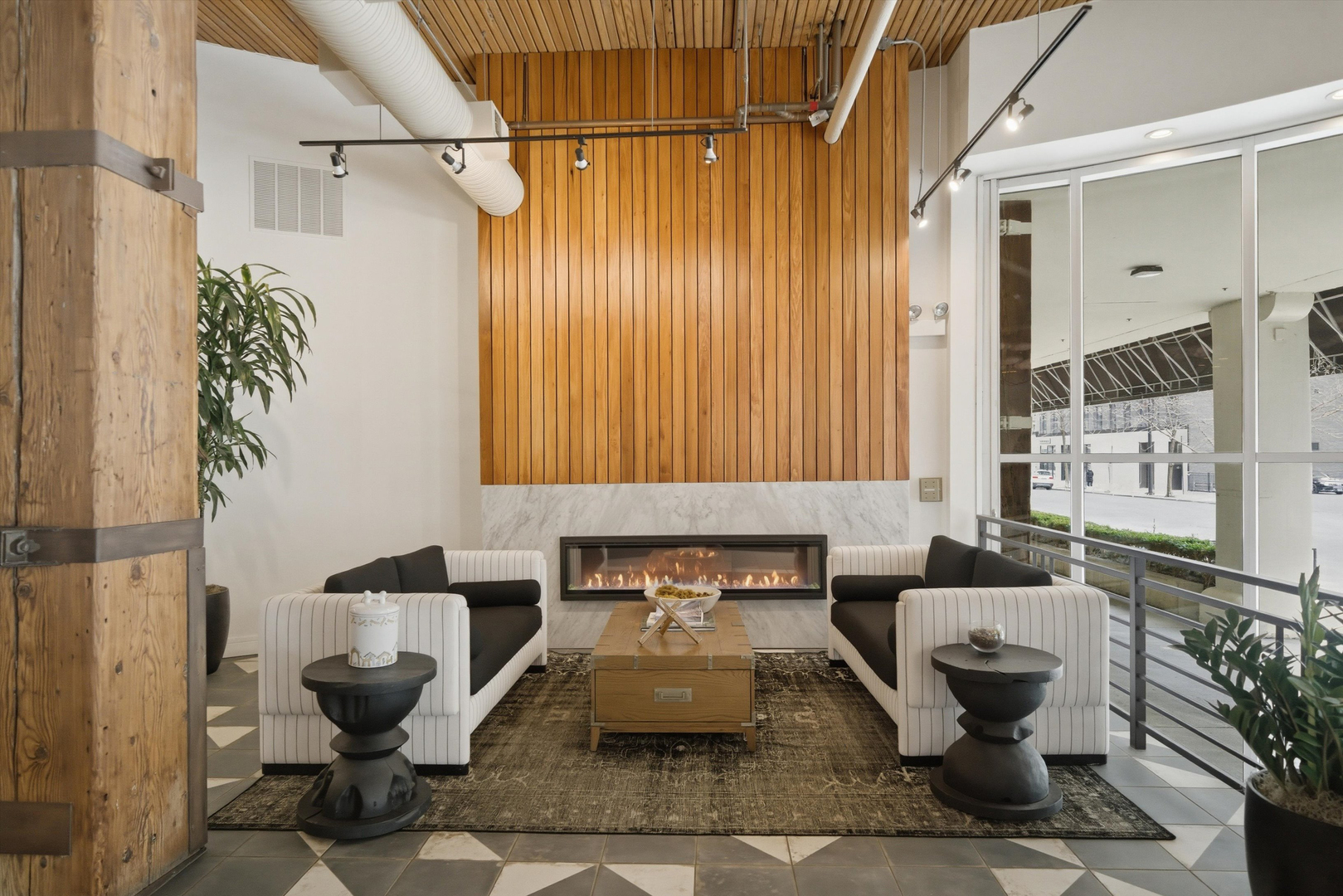 360 W Illinois Street Unit: 306