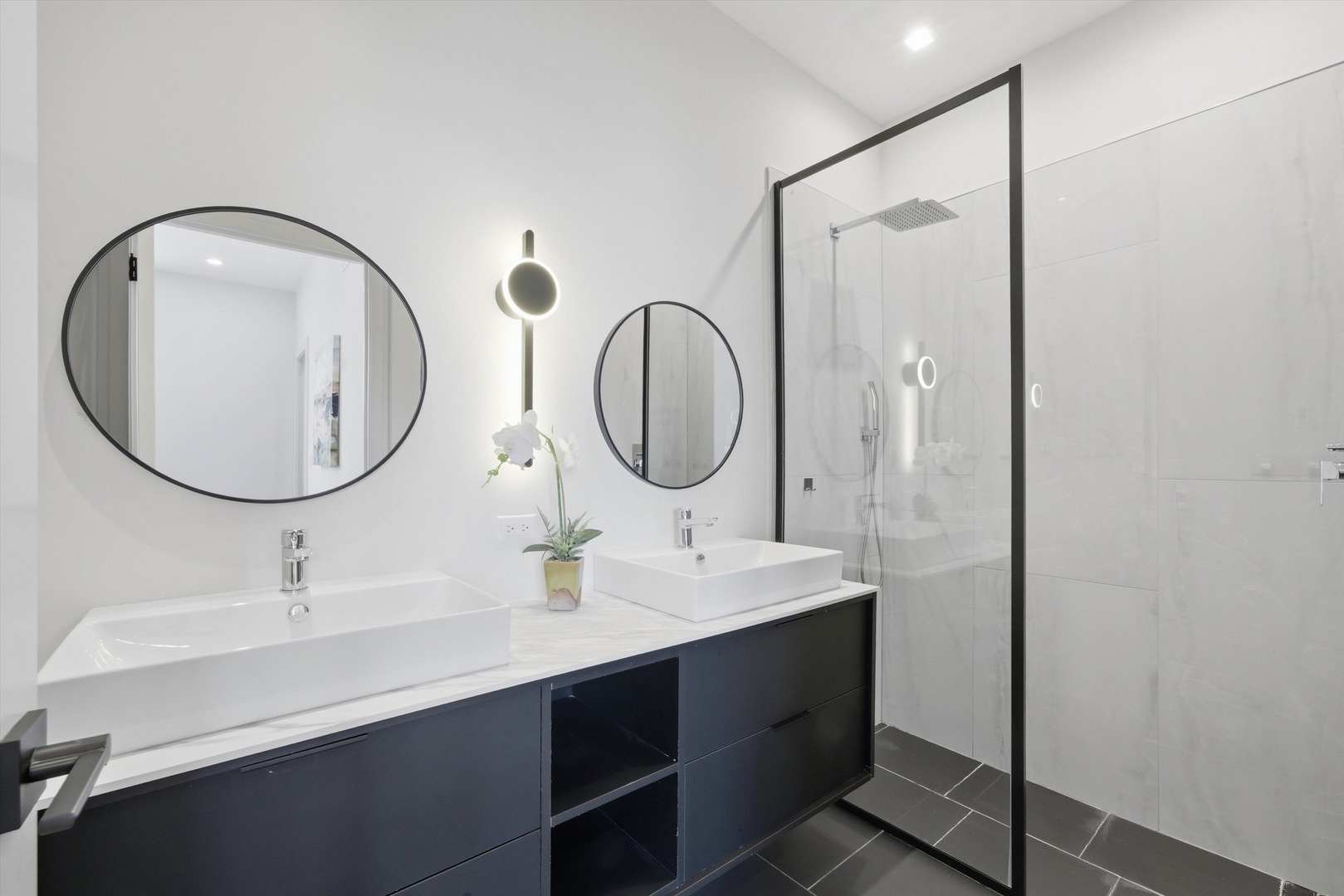 4210 W Belmont Avenue Unit: 3