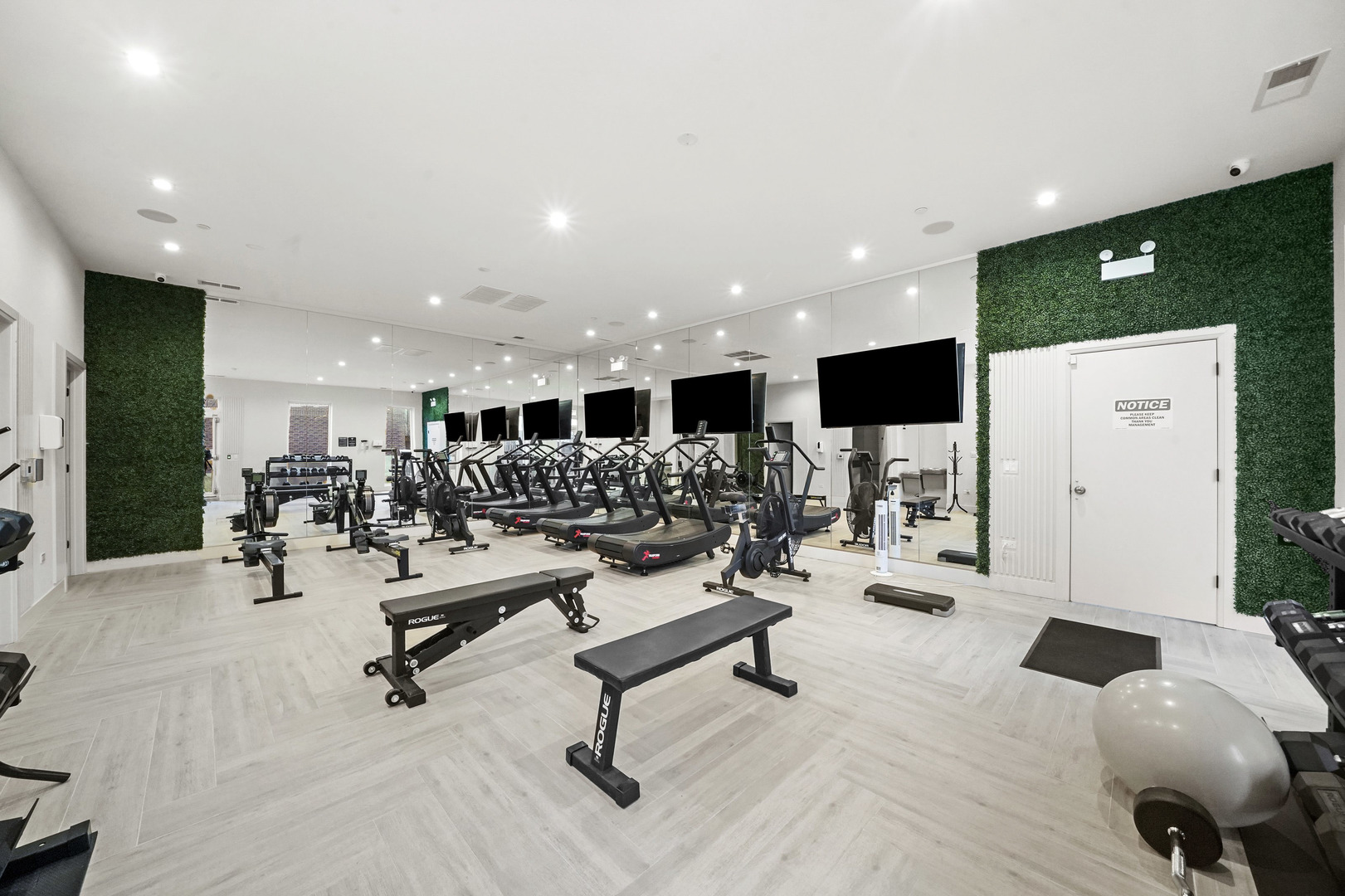 4210 W Belmont Avenue Unit: 3