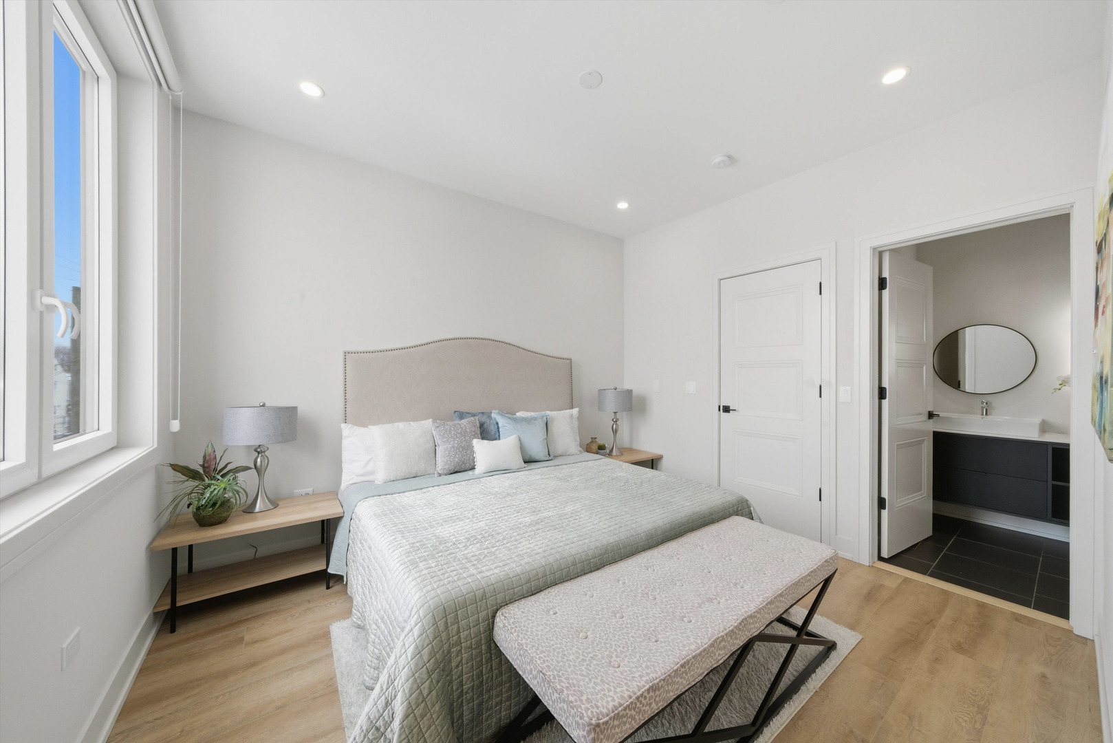 4210 W Belmont Avenue Unit: 3