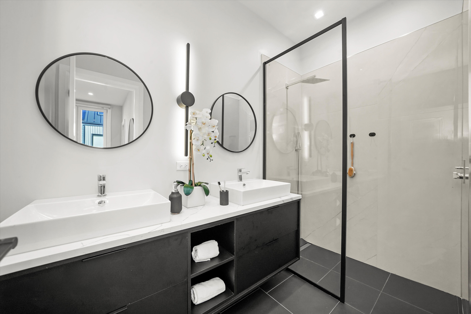 4202 W Belmont Avenue