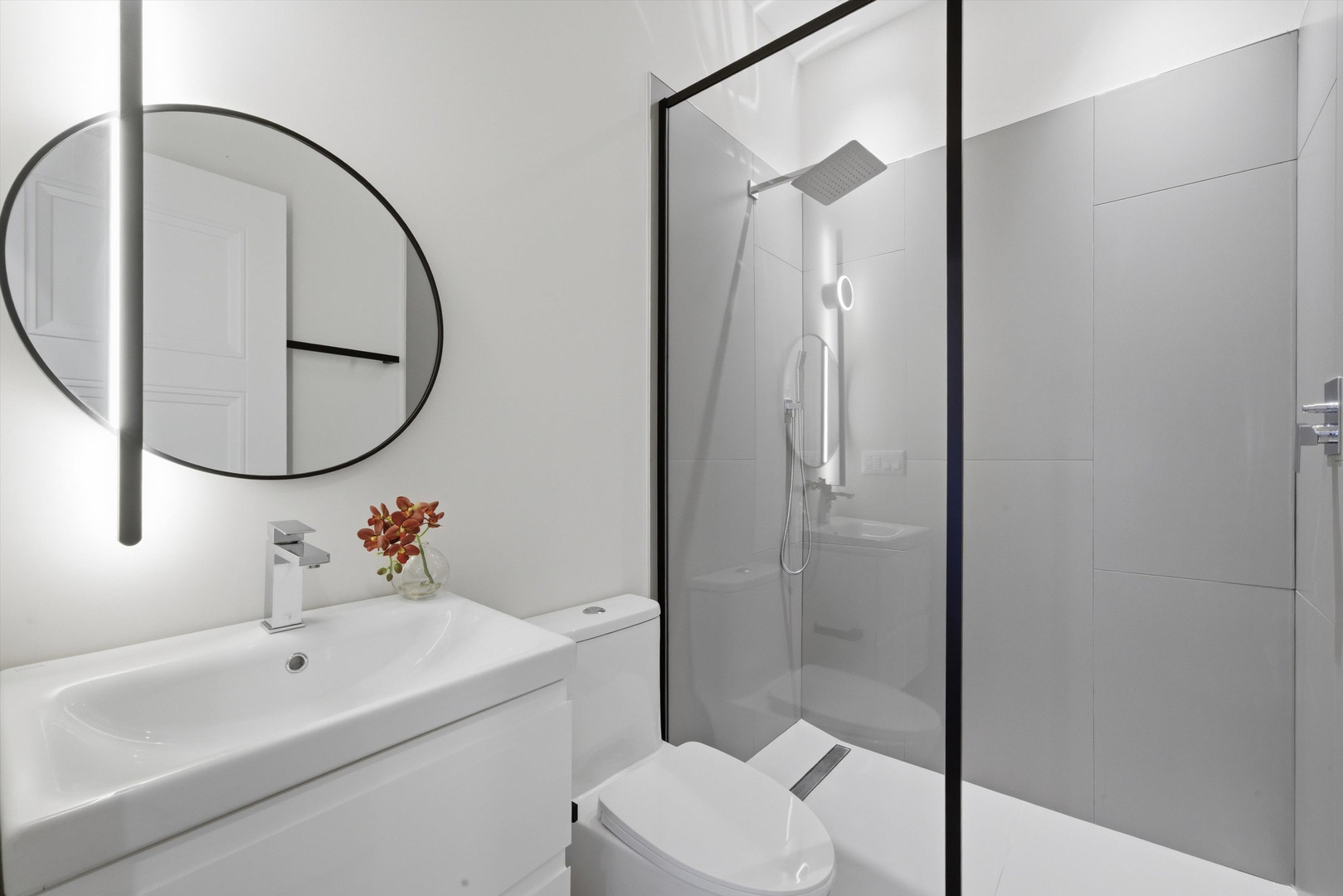 3209 N Kildare Avenue