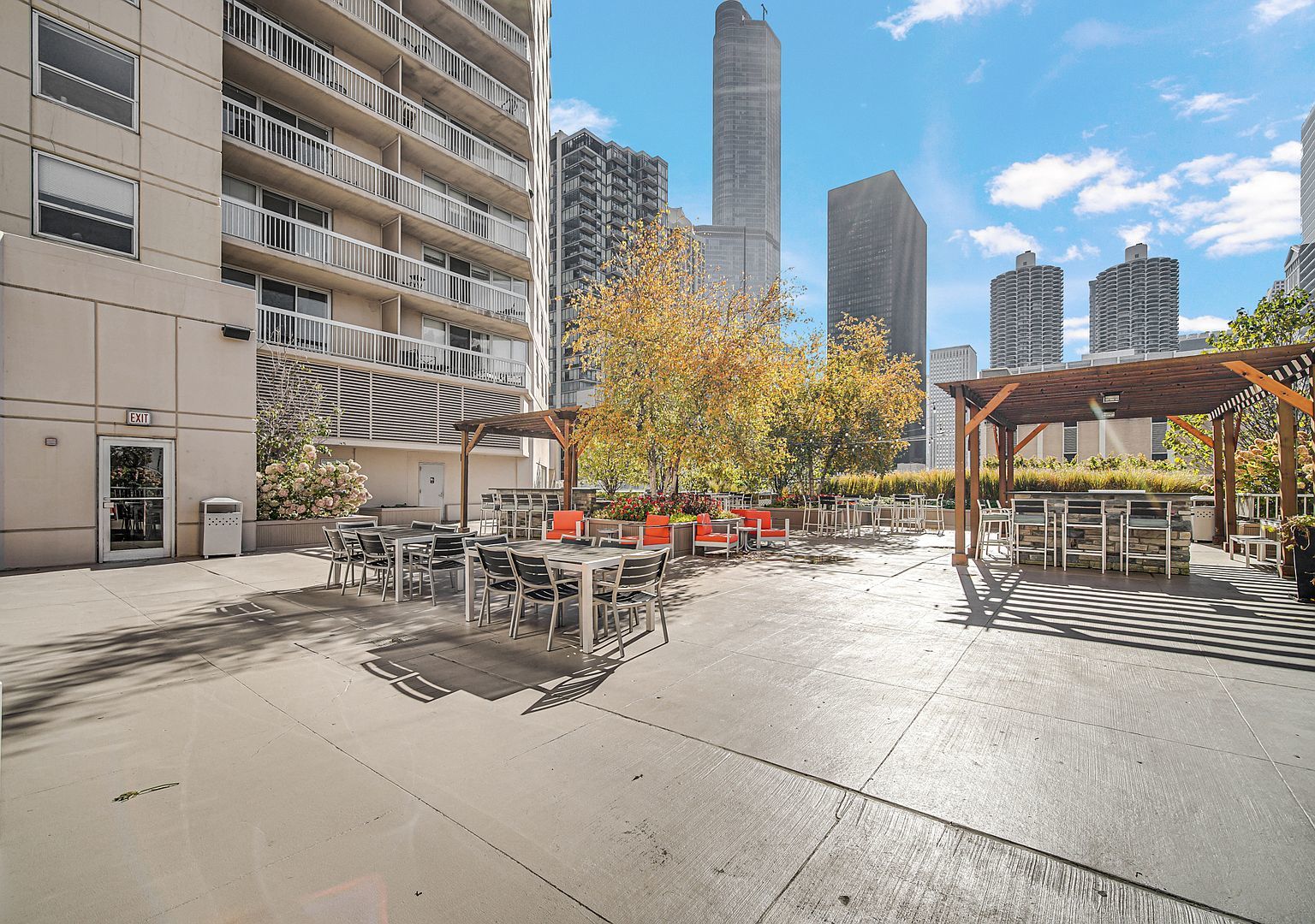 545 N Dearborn Street Unit: 1705