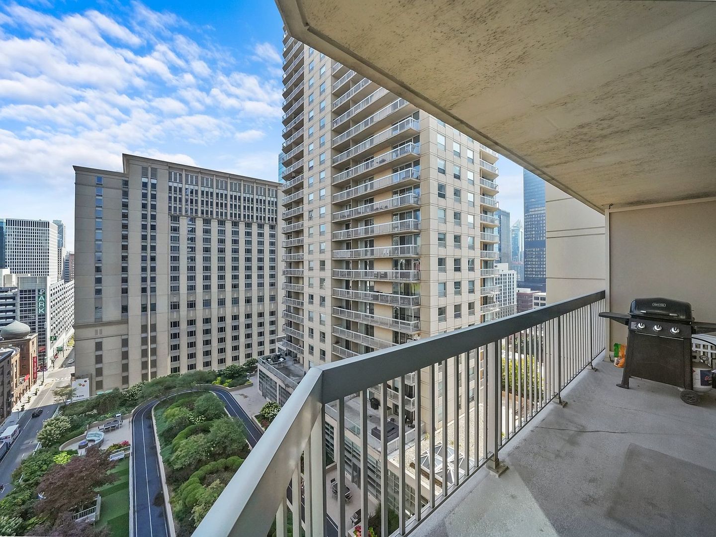 545 N Dearborn Street Unit: 1705