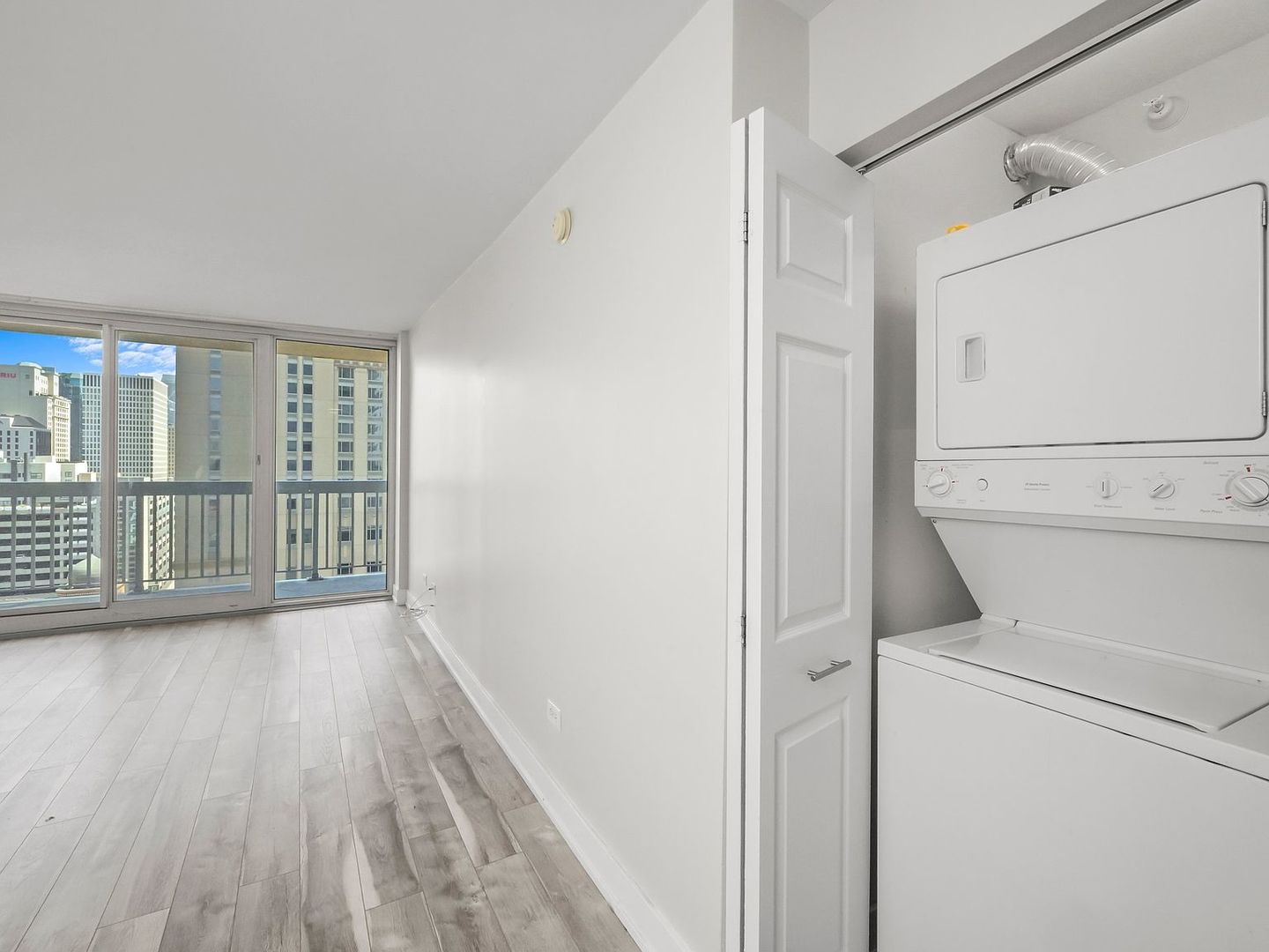 545 N Dearborn Street Unit: 1705