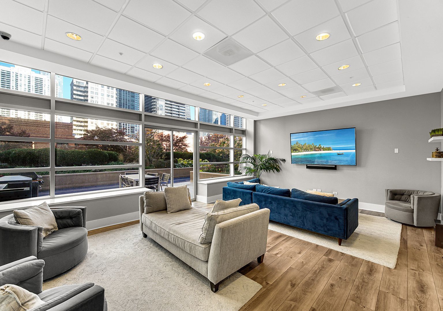 545 N Dearborn Street Unit: 1705