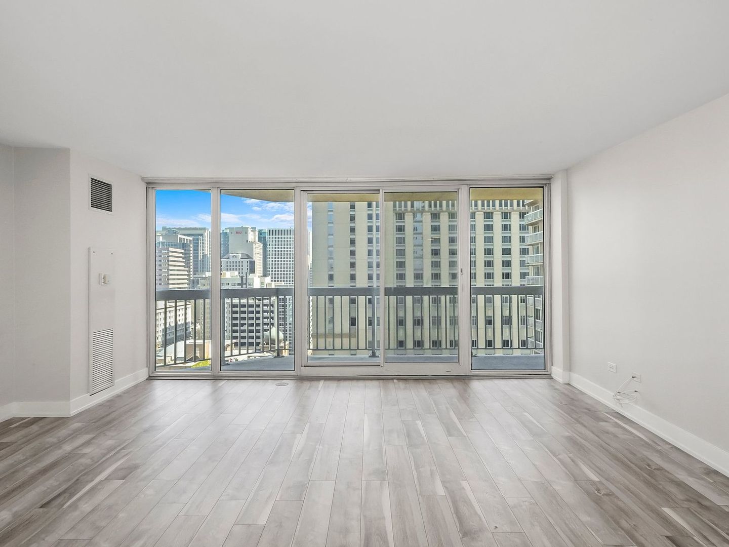 545 N Dearborn Street Unit: 1705