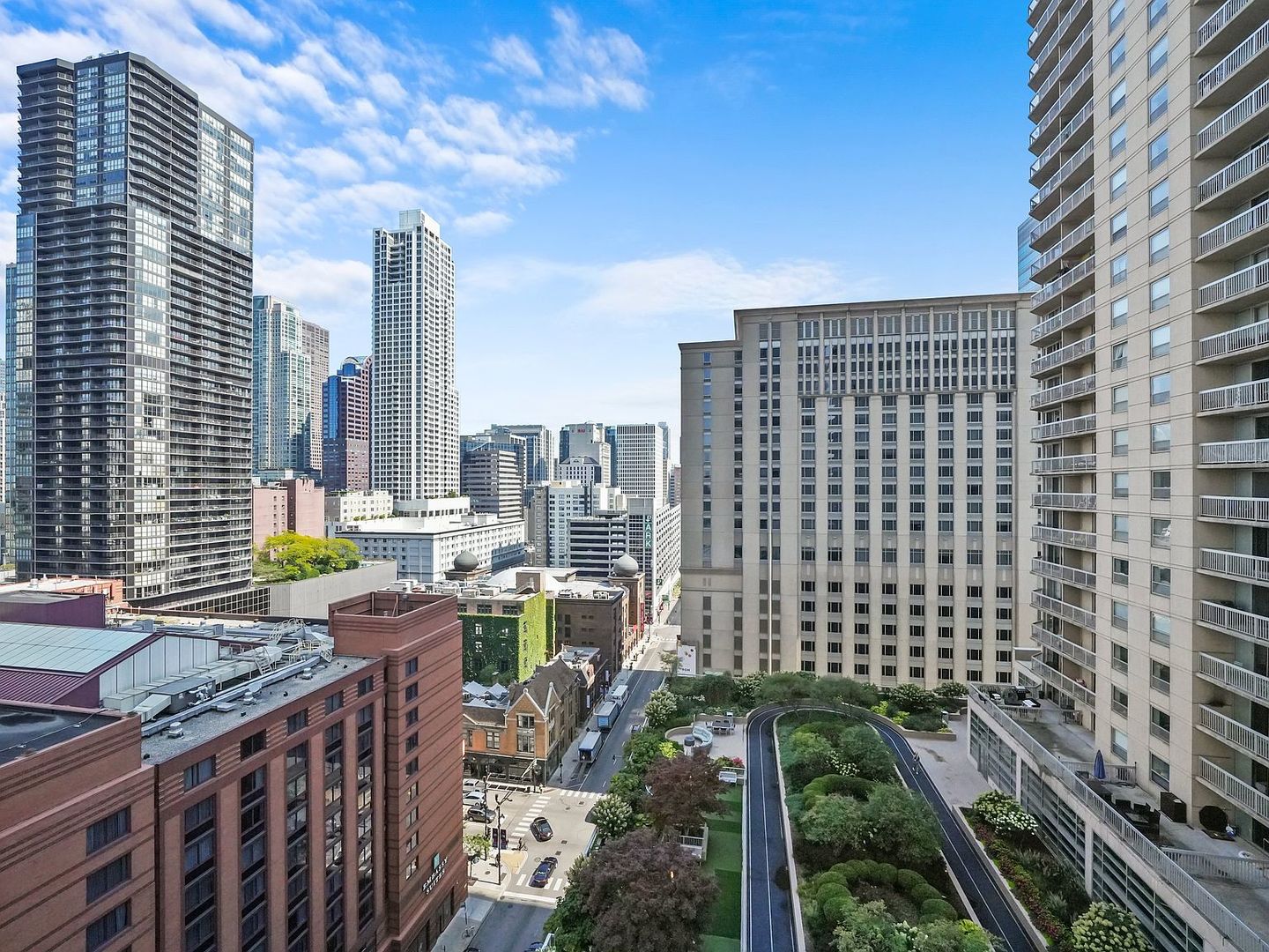 545 N Dearborn Street Unit: 1705