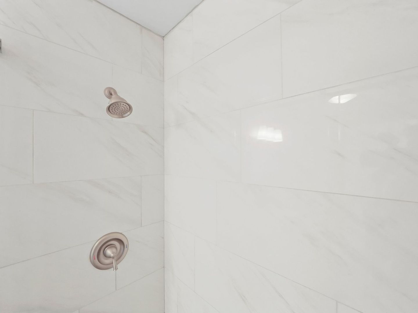 545 N Dearborn Street Unit: 1705