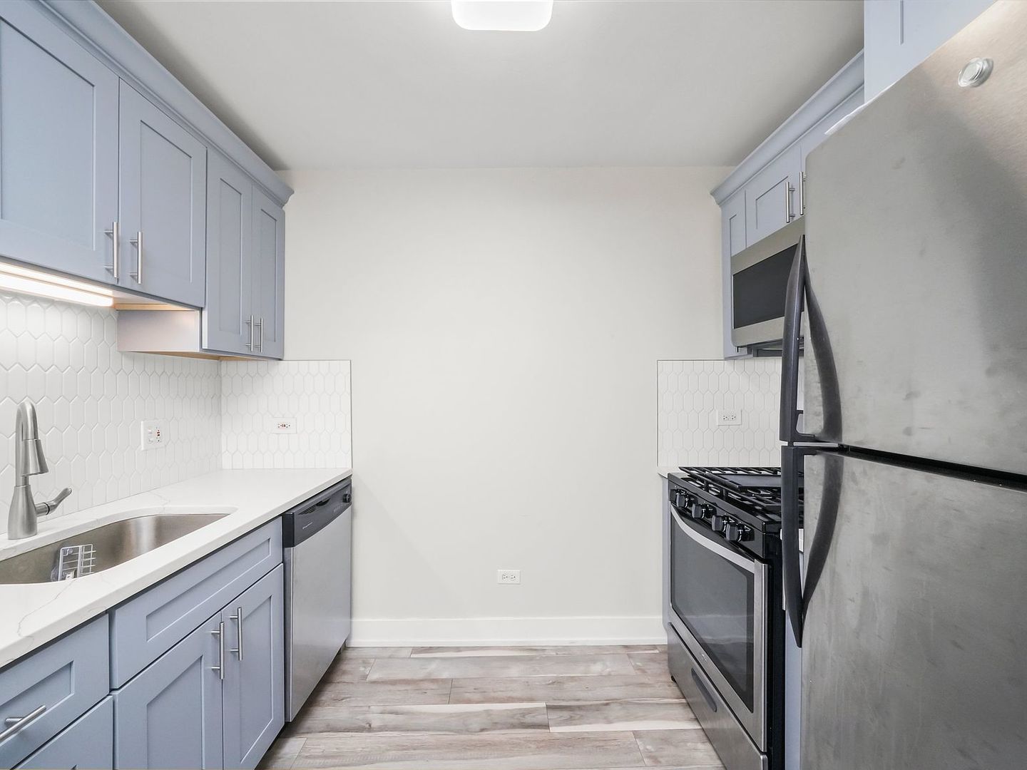 545 N Dearborn Street Unit: 1705