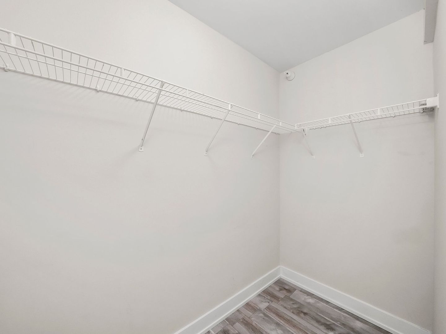 545 N Dearborn Street Unit: 1705