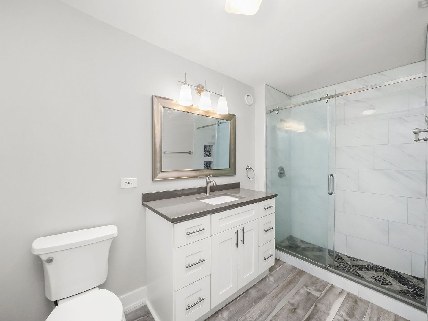 545 N Dearborn Street Unit: 1705