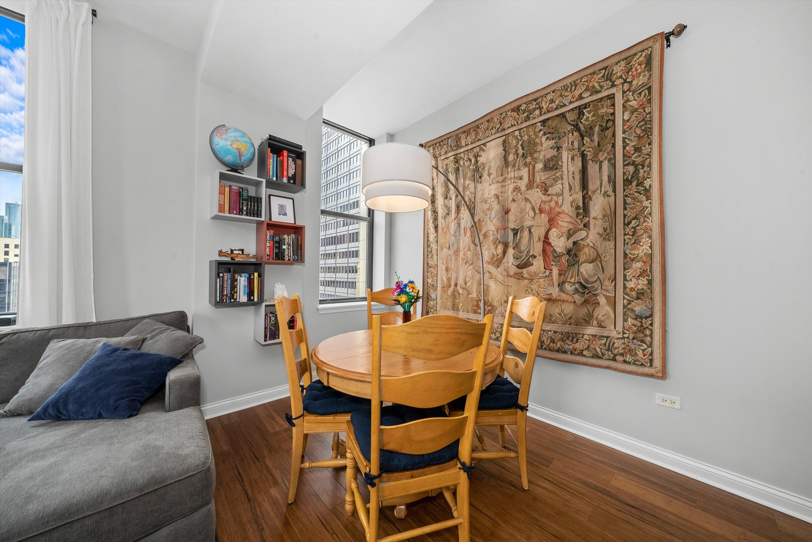 8 W MONROE Street Unit: 1704