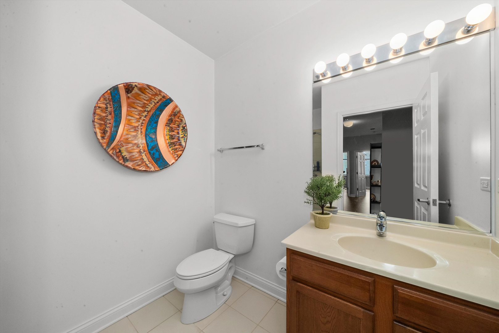 8 W MONROE Street Unit: 1704