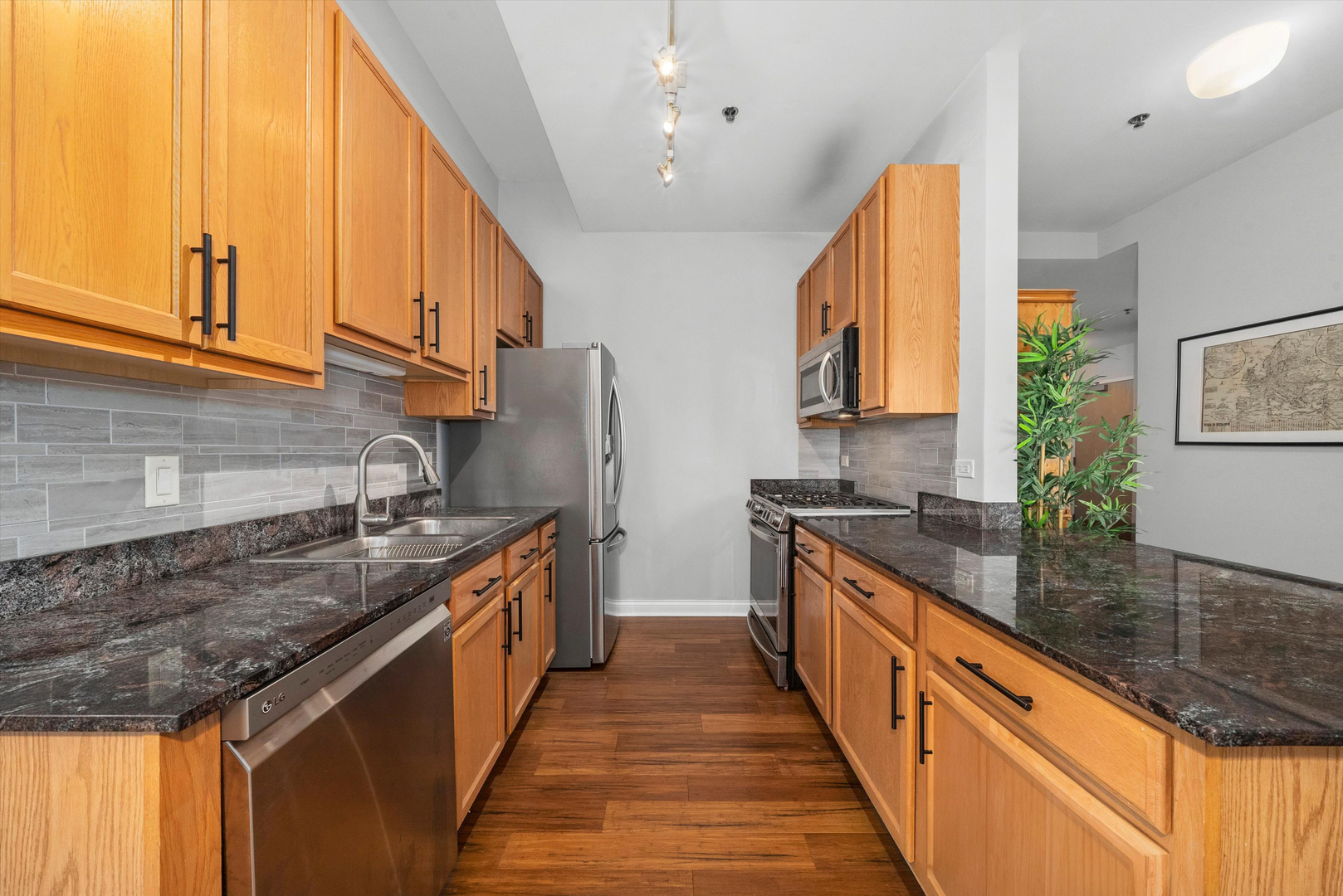 8 W MONROE Street Unit: 1704