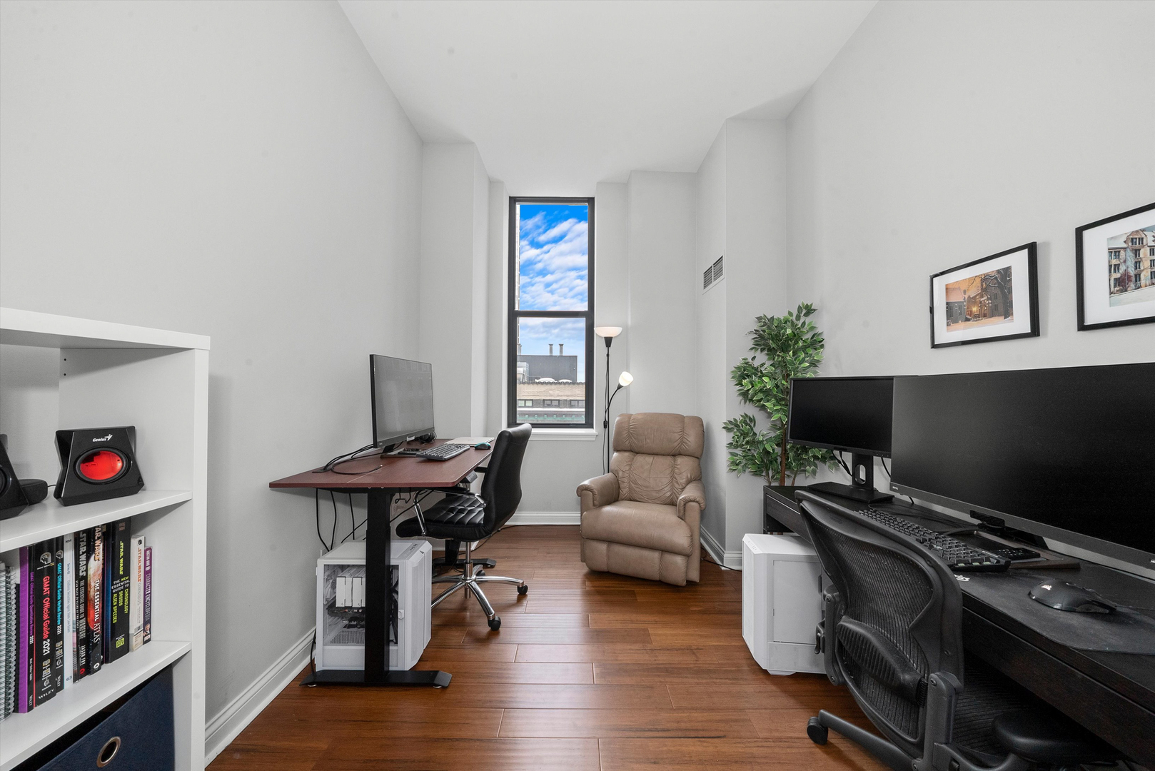 8 W MONROE Street Unit: 1704