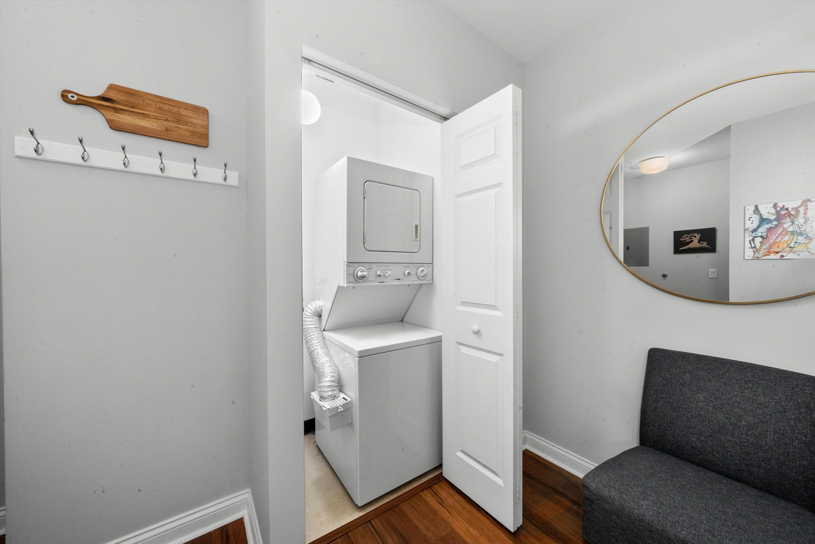 8 W MONROE Street Unit: 1704
