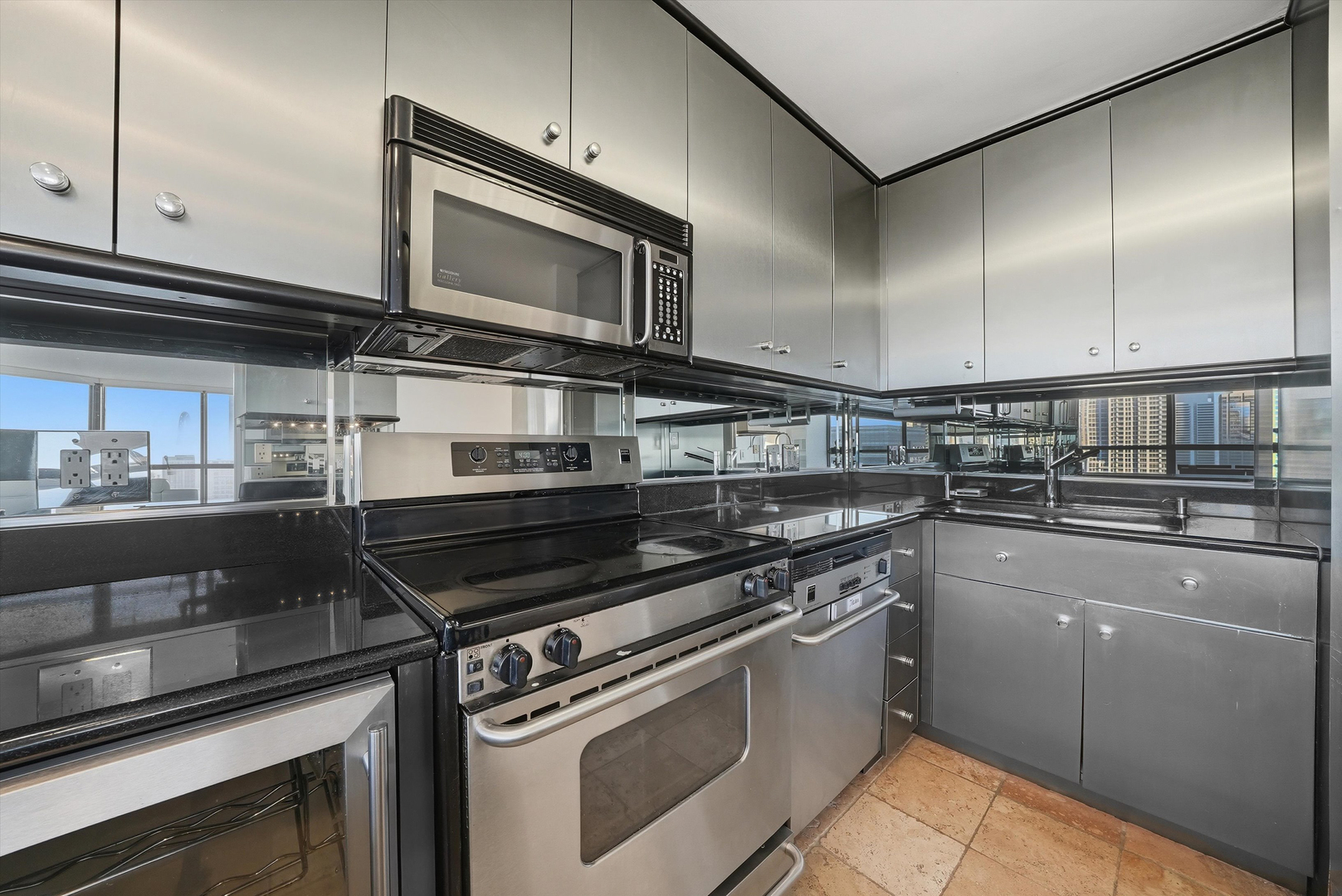 405 N WABASH Avenue Unit: 3803