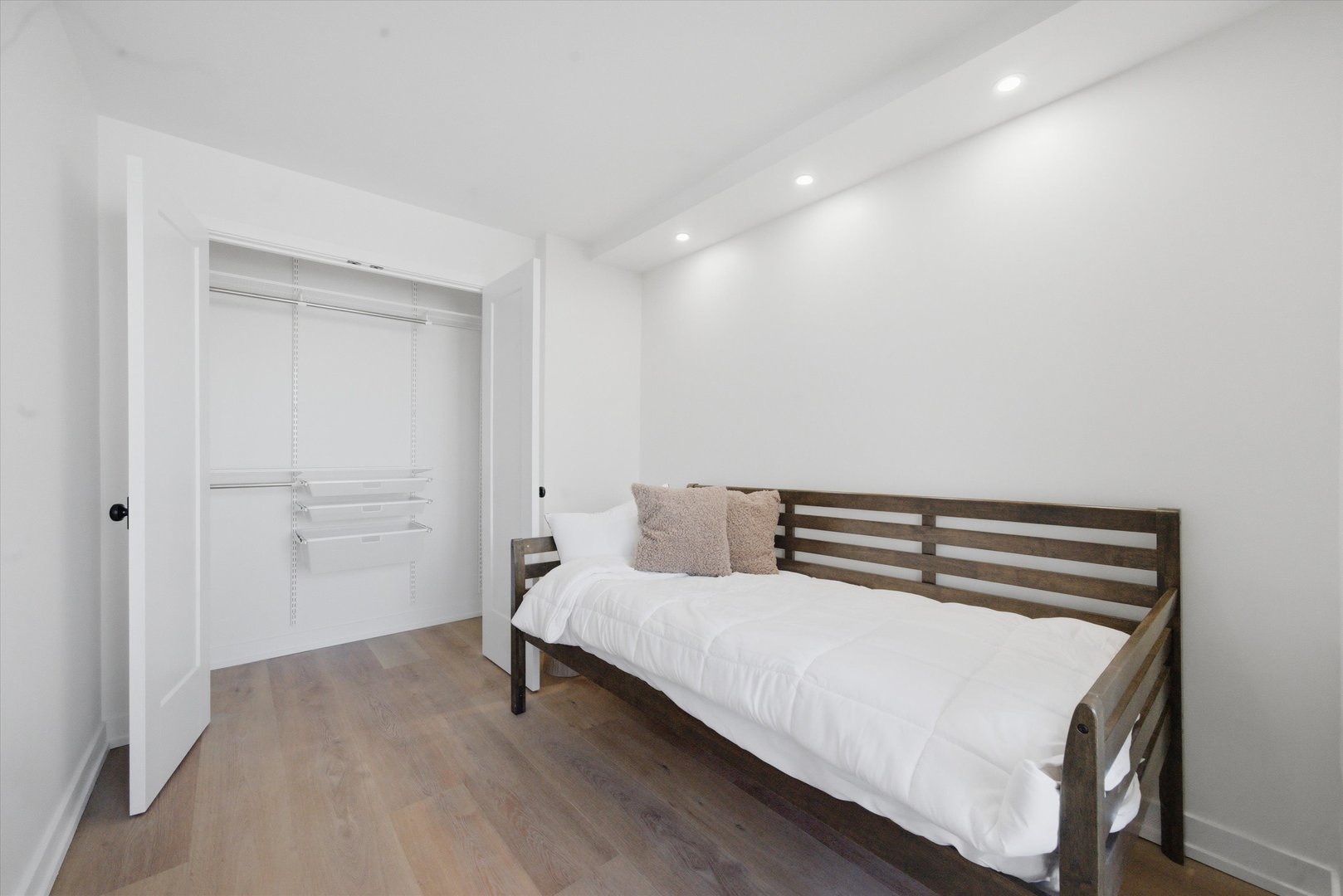 1560 N Sandburg Terrace Unit: 1210J