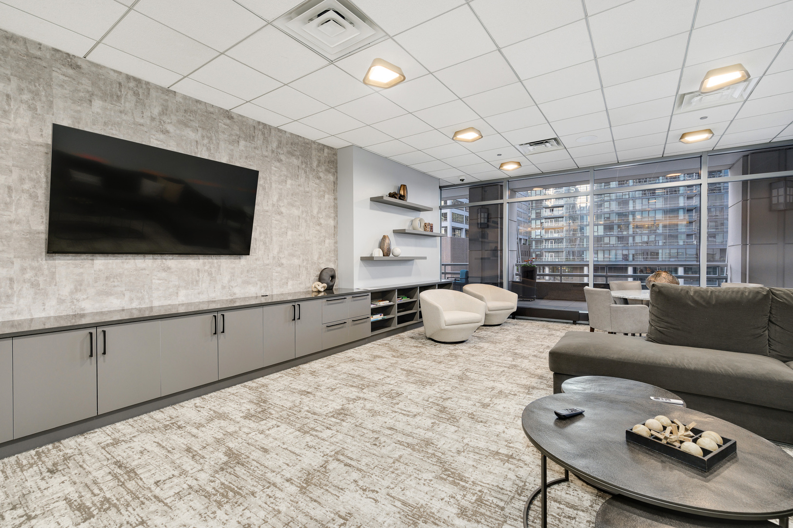 333 N CANAL Street Unit: 1306