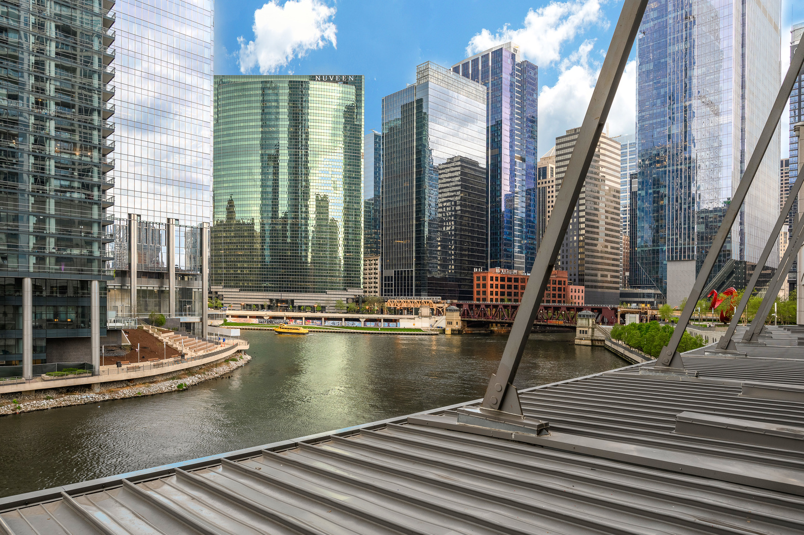 333 N CANAL Street Unit: 1306