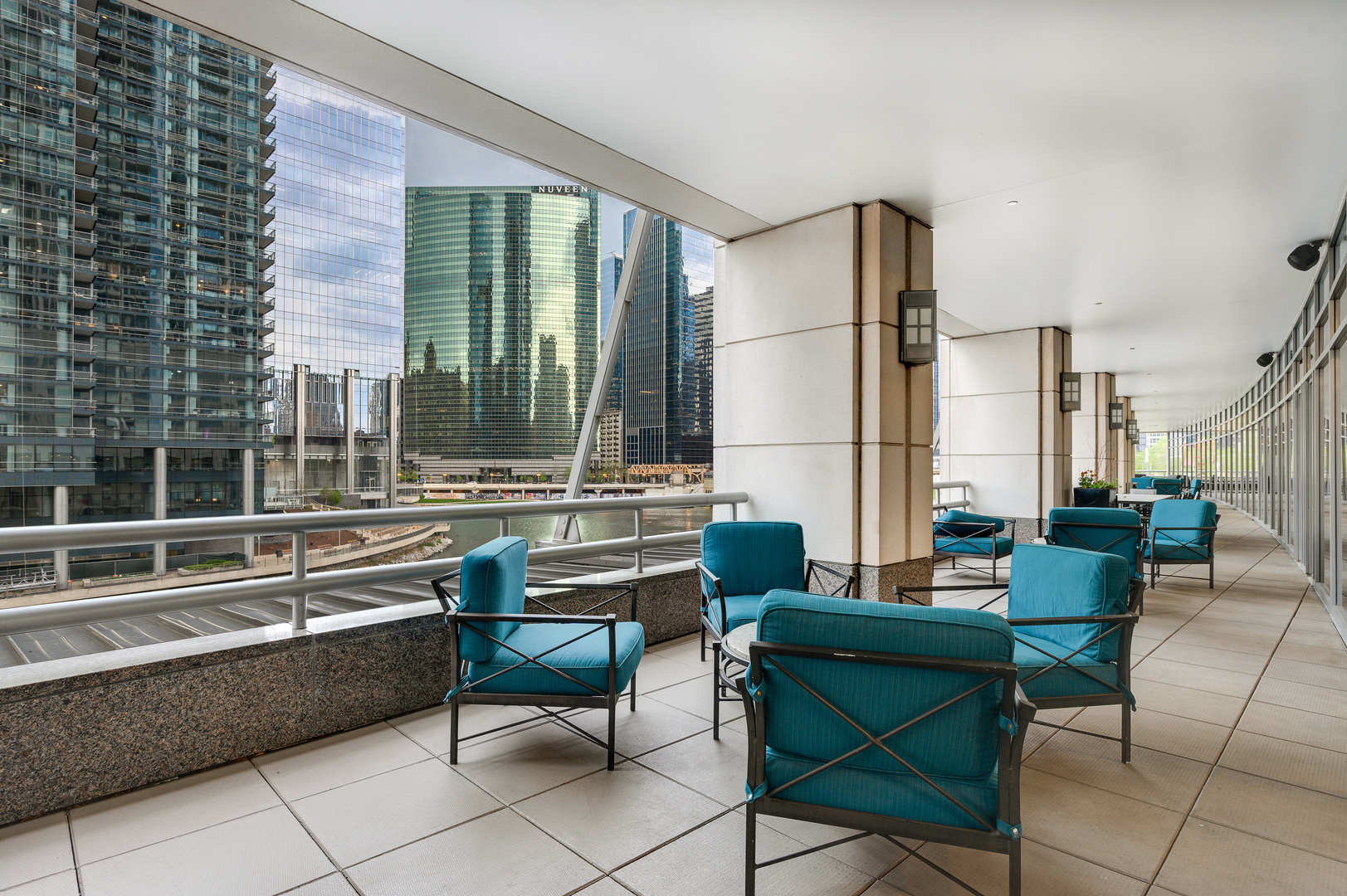 333 N CANAL Street Unit: 1306