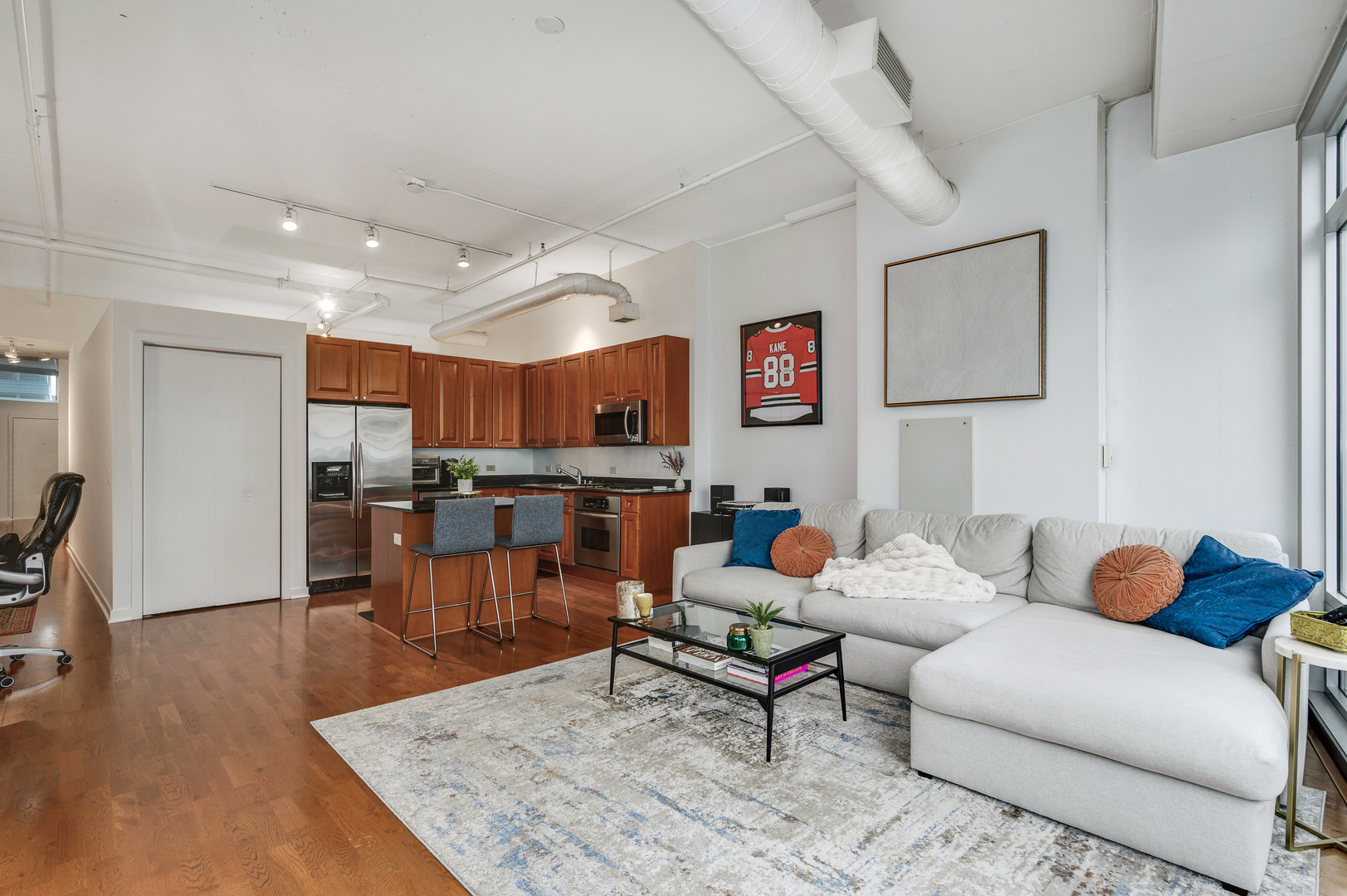 333 N CANAL Street Unit: 1306