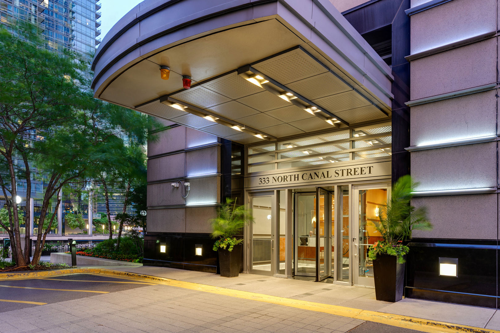 333 N CANAL Street Unit: 1306
