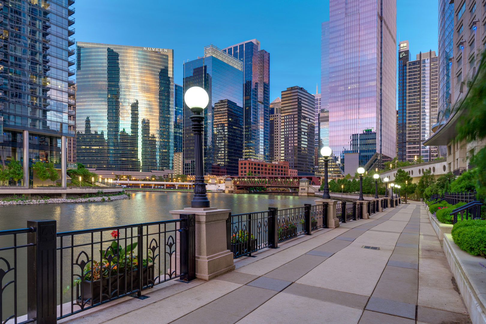333 N CANAL Street Unit: 1306