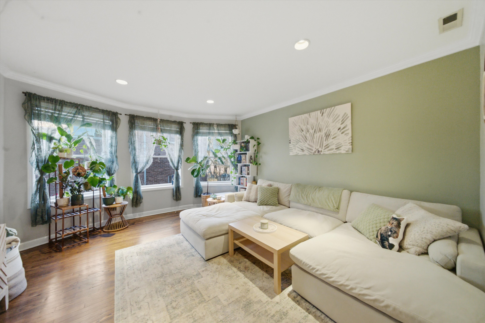5953 N WINTHROP Avenue Unit: 1E