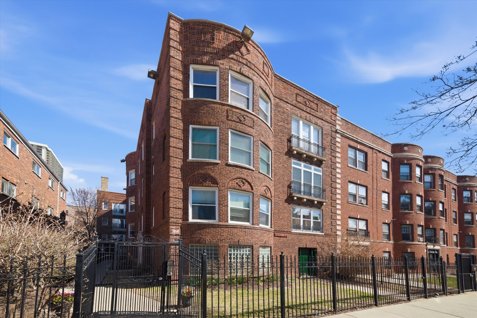 5953 N WINTHROP Avenue Unit: 1E