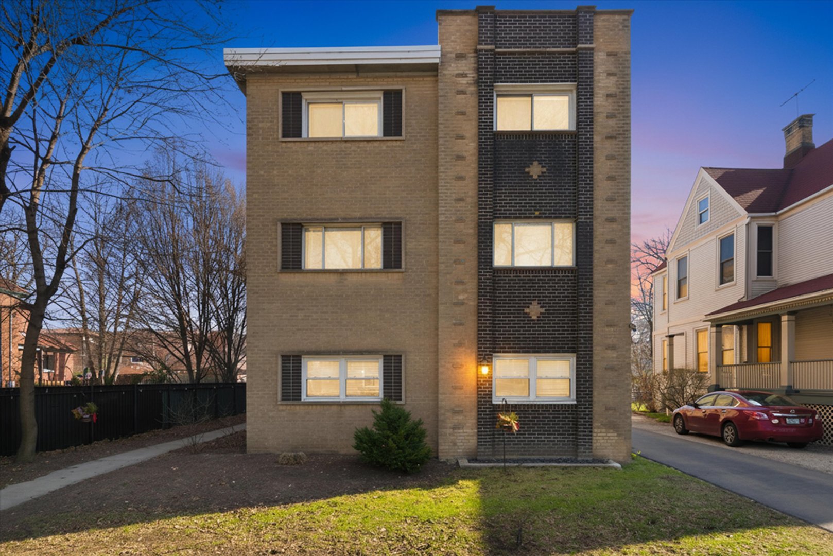 1331 W Chase Avenue Unit: 3A