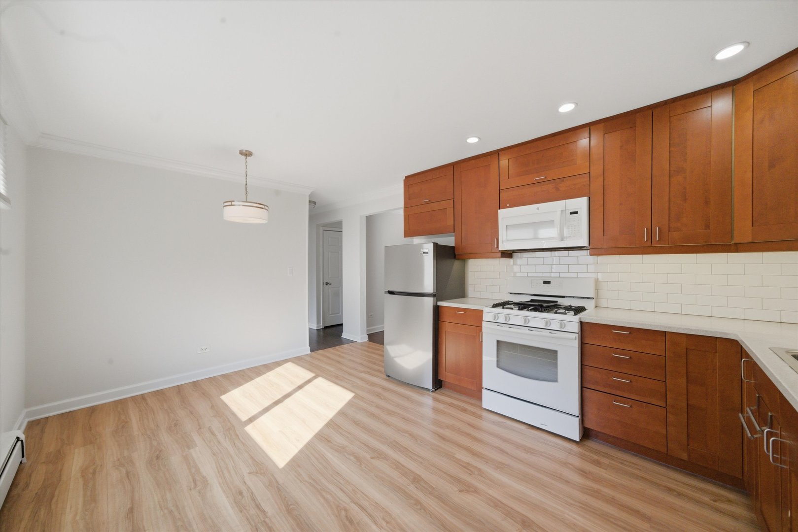 1331 W Chase Avenue Unit: 3A