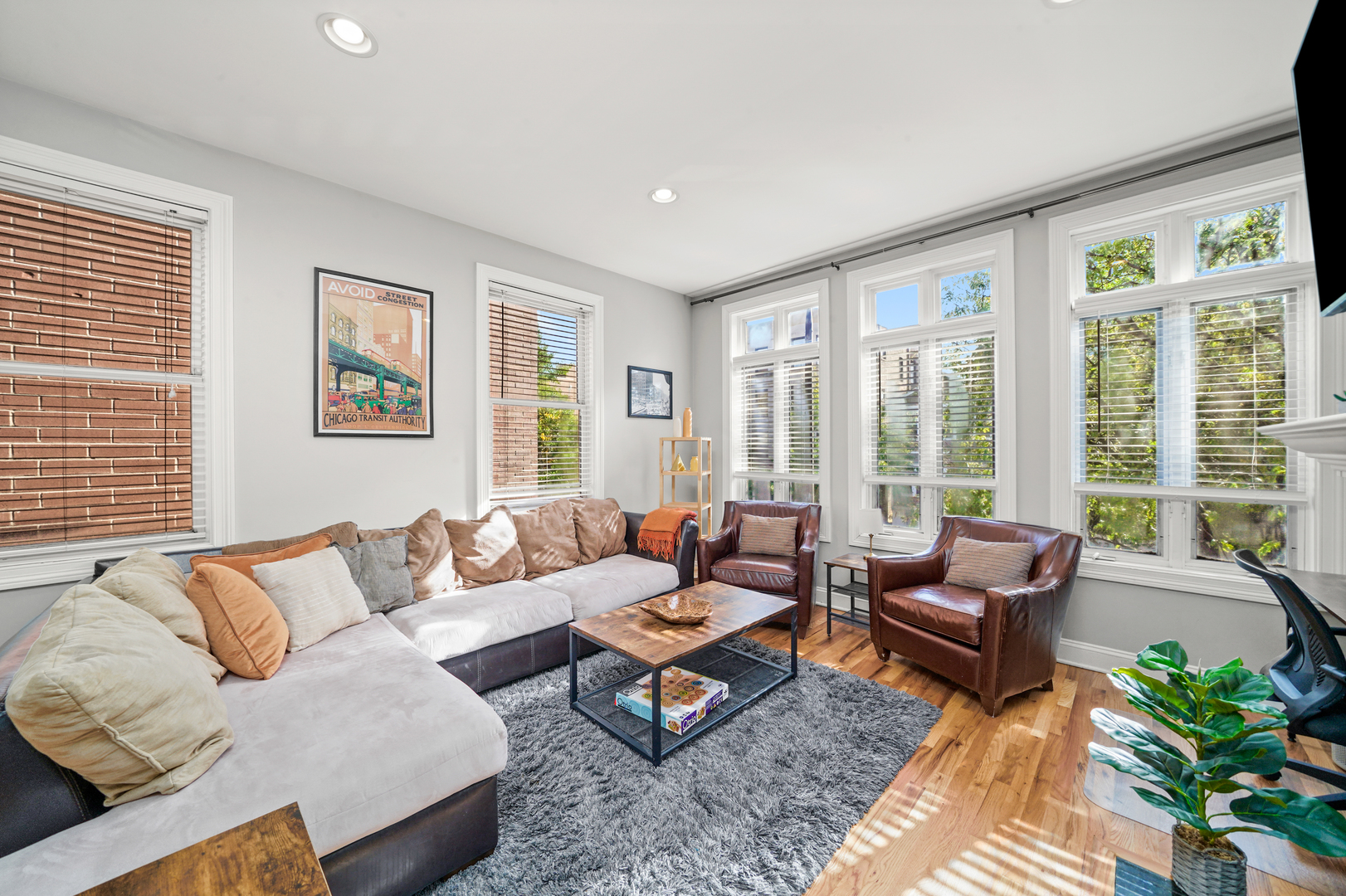 1636 W Warren Boulevard Unit: 2