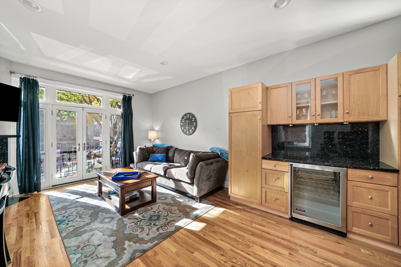 1636 W Warren Boulevard Unit: 1