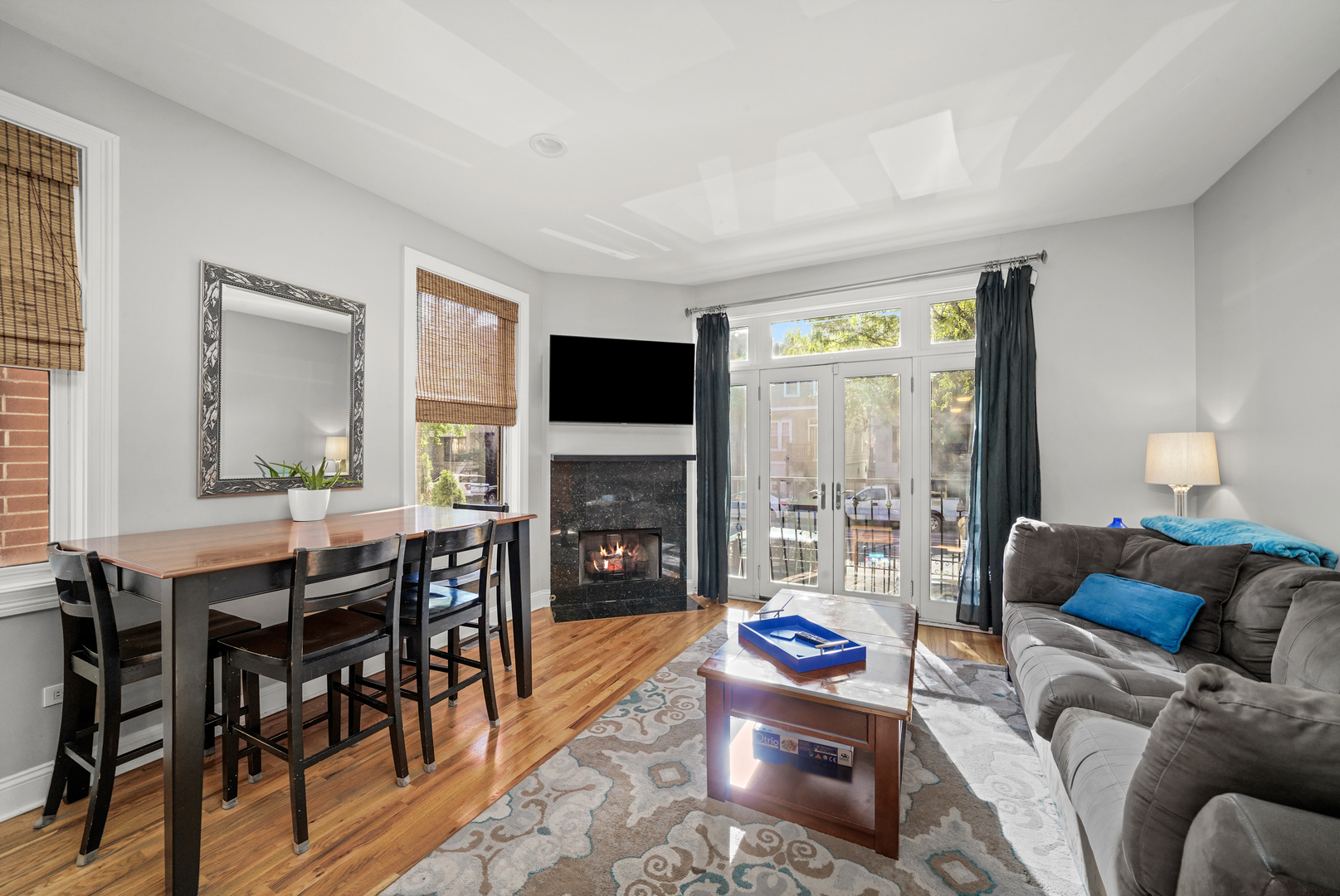 1636 W Warren Boulevard Unit: 1