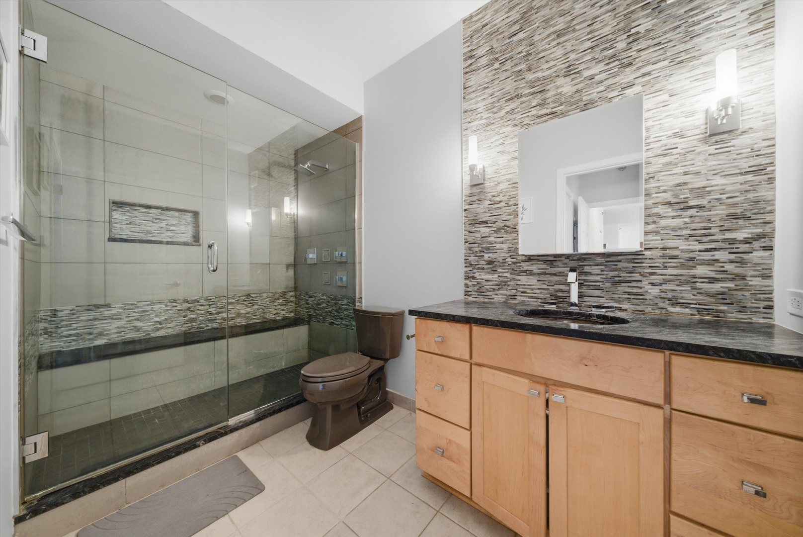 421 W Huron Street Unit: 809