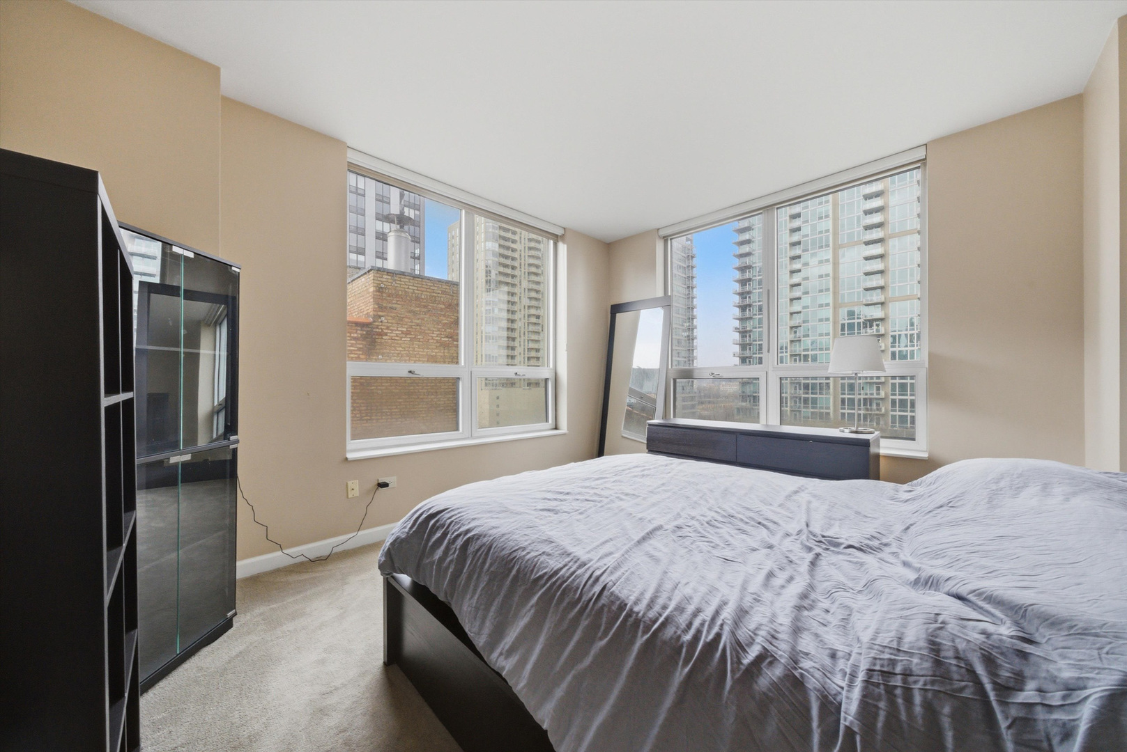 421 W Huron Street Unit: 809