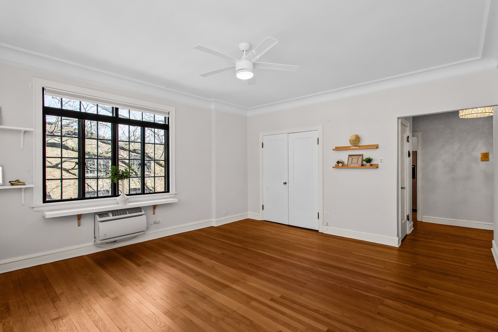 734 Noyes Street Unit: N3