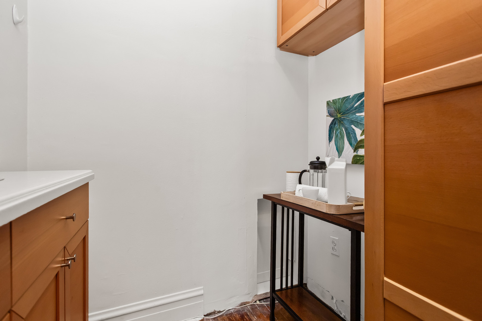 734 Noyes Street Unit: N3